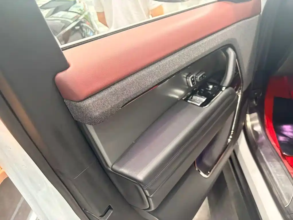 Land Rover Sport — миниатюра 7