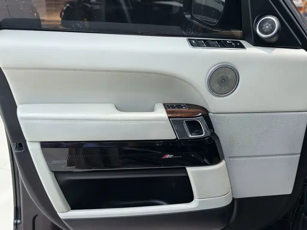 Land Rover Range Rover — миниатюра 4