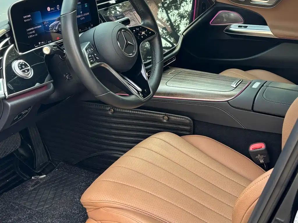 Mercedes-Benz E-Class — миниатюра 8