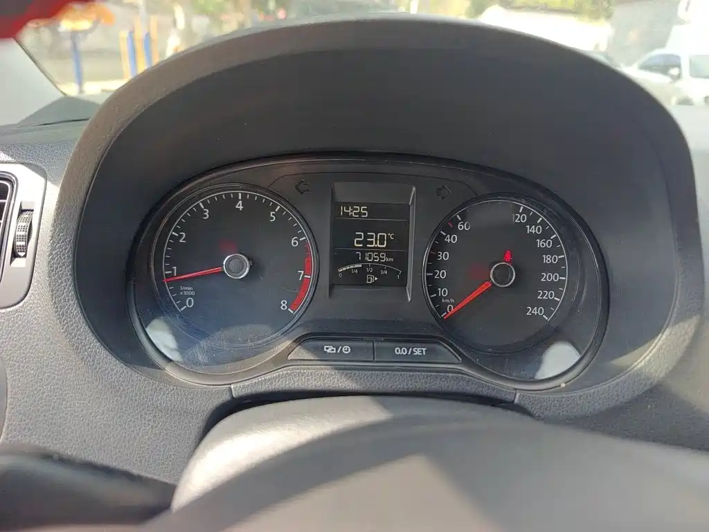Volkswagen Polo — миниатюра 4