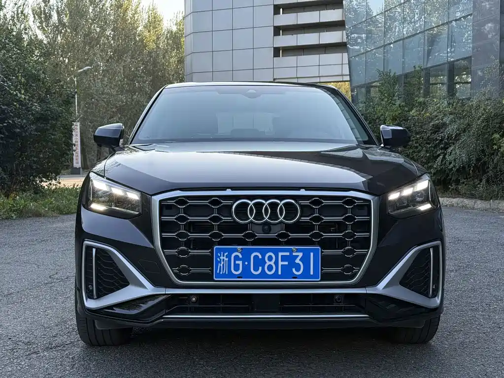 Audi Q2L — миниатюра 2