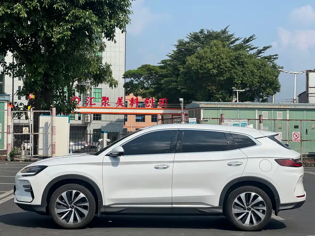 BYD PLUS New Energy — миниатюра 7