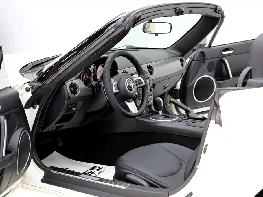 Mazda MX-5 — миниатюра 9