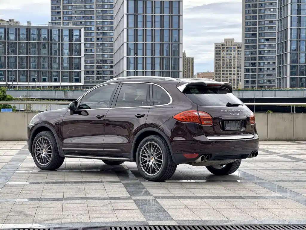 Porsche Cayenne 2014 Cayenne Platinum Edition 3.0T