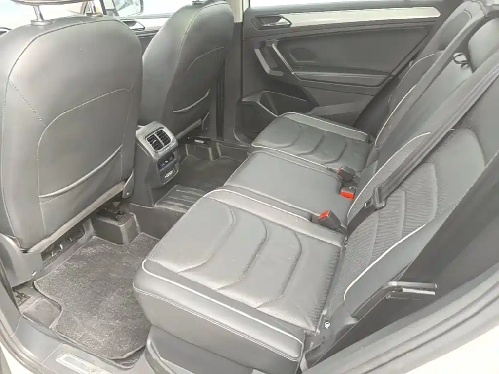 Volkswagen Tiguan L PHEV — миниатюра 17