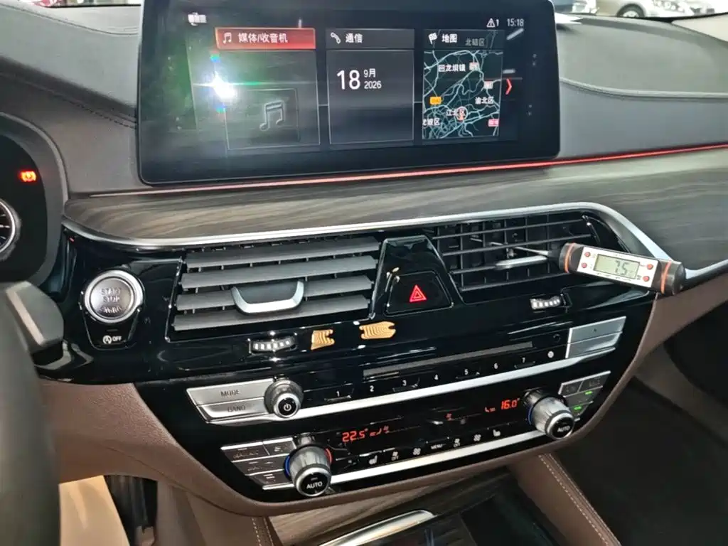 BMW 5 Series — миниатюра 13
