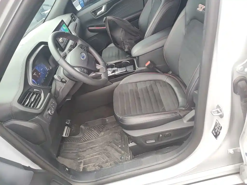 Ford Escape — миниатюра 20