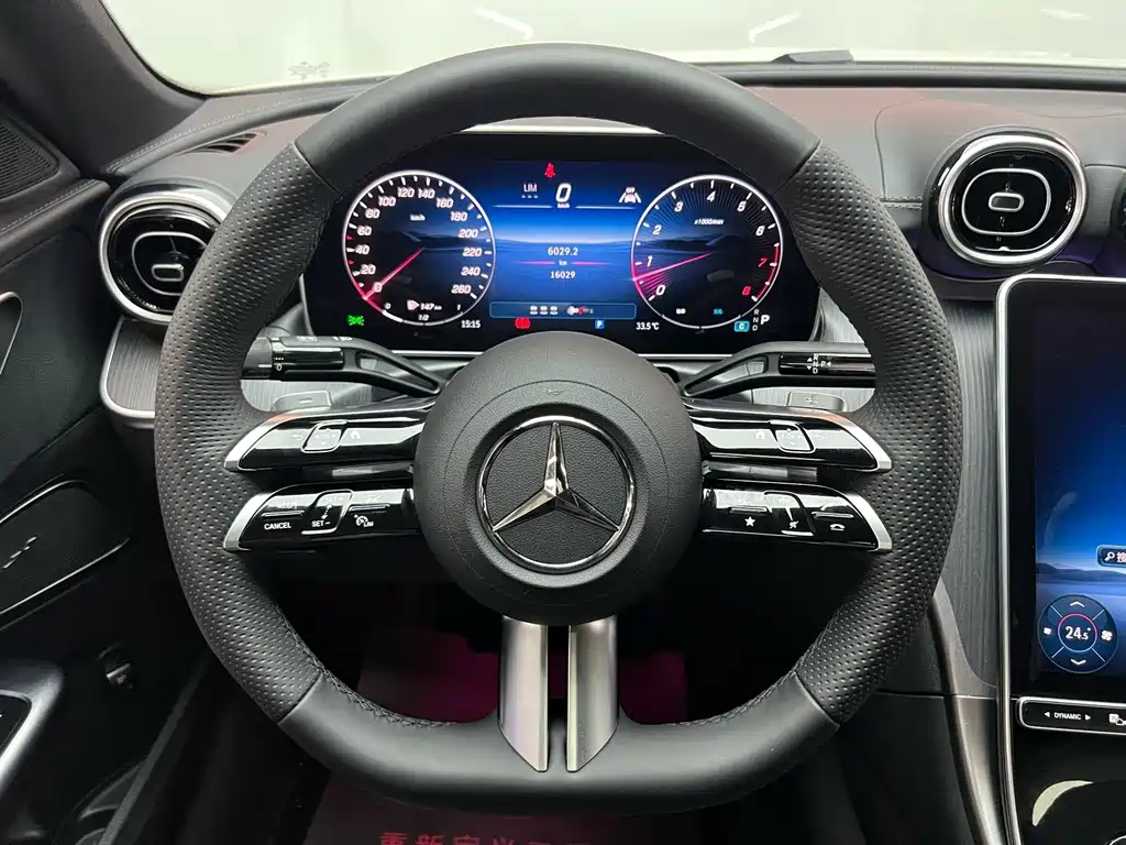Mercedes-Benz C-Class — миниатюра 14