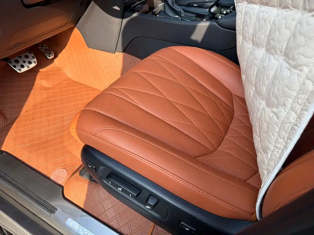 Lexus LX — миниатюра 10