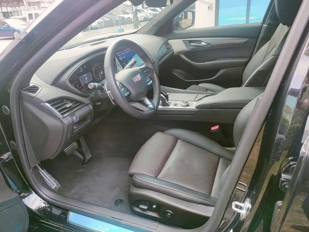 Cadillac CT5 — миниатюра 13