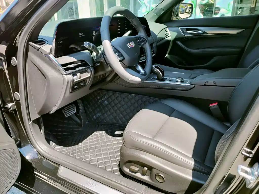 Cadillac CT5 — миниатюра 14