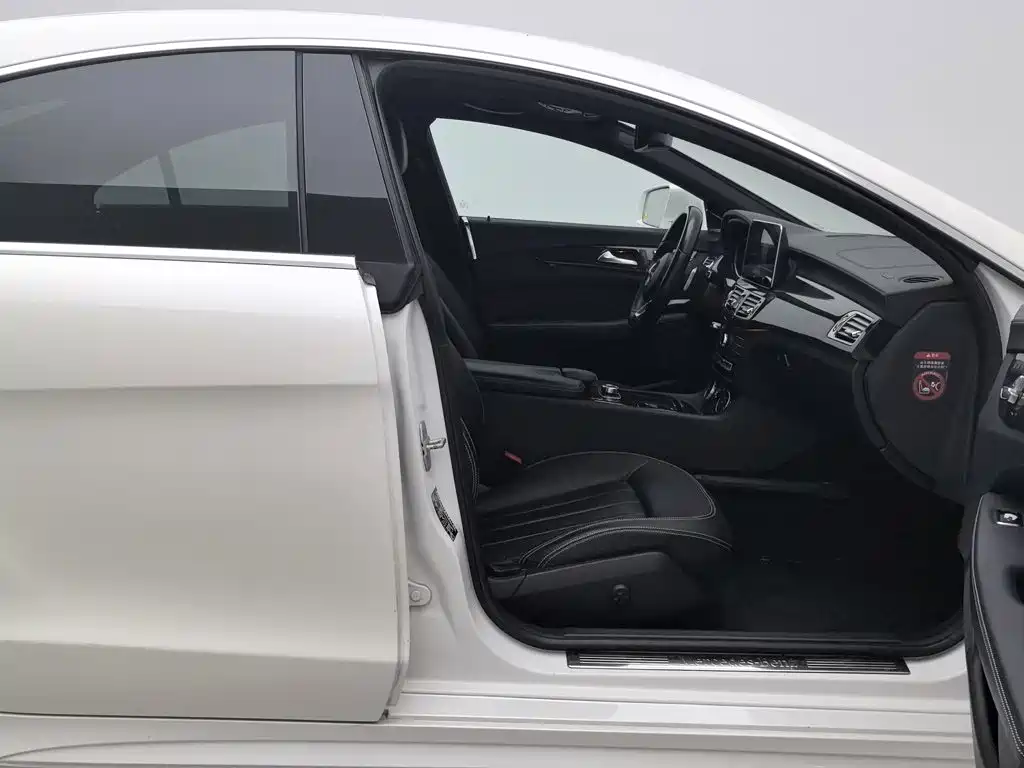 Mercedes-Benz CLS — миниатюра 23