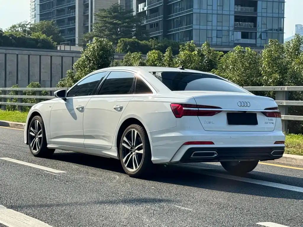 Audi A6L — миниатюра 4