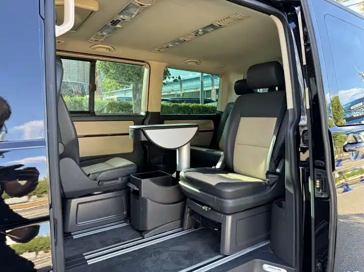 Volkswagen Multivan — миниатюра 7