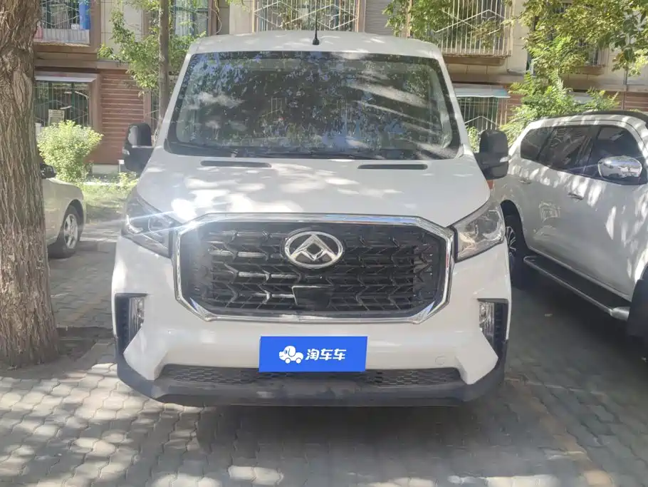MAXUS V90 — миниатюра 2