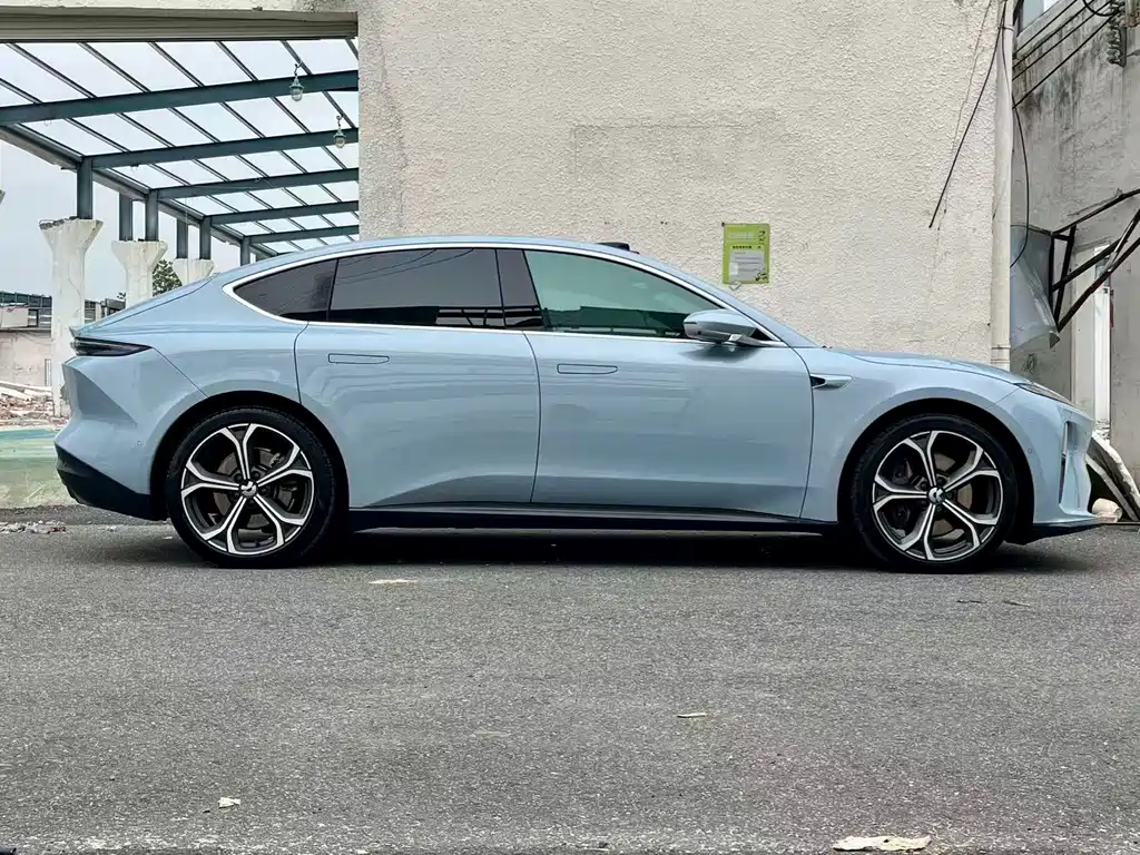 NIO NIO ET5