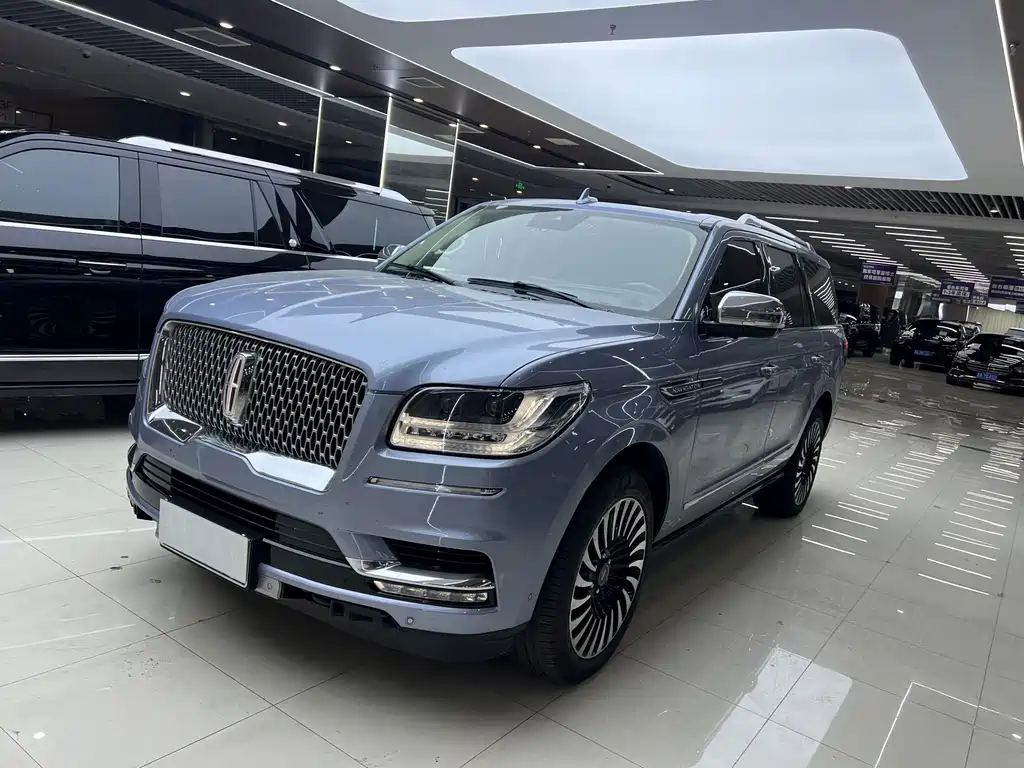 Купить Lincoln Navigator