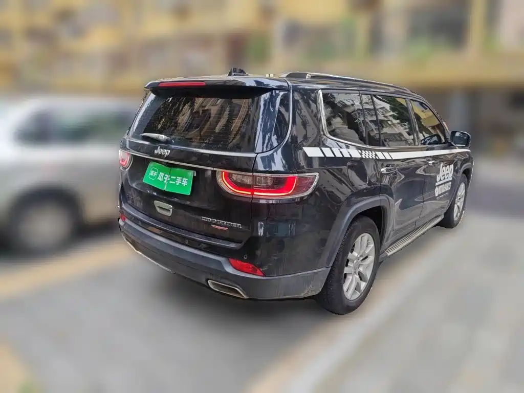 Jeep Commander — миниатюра 5