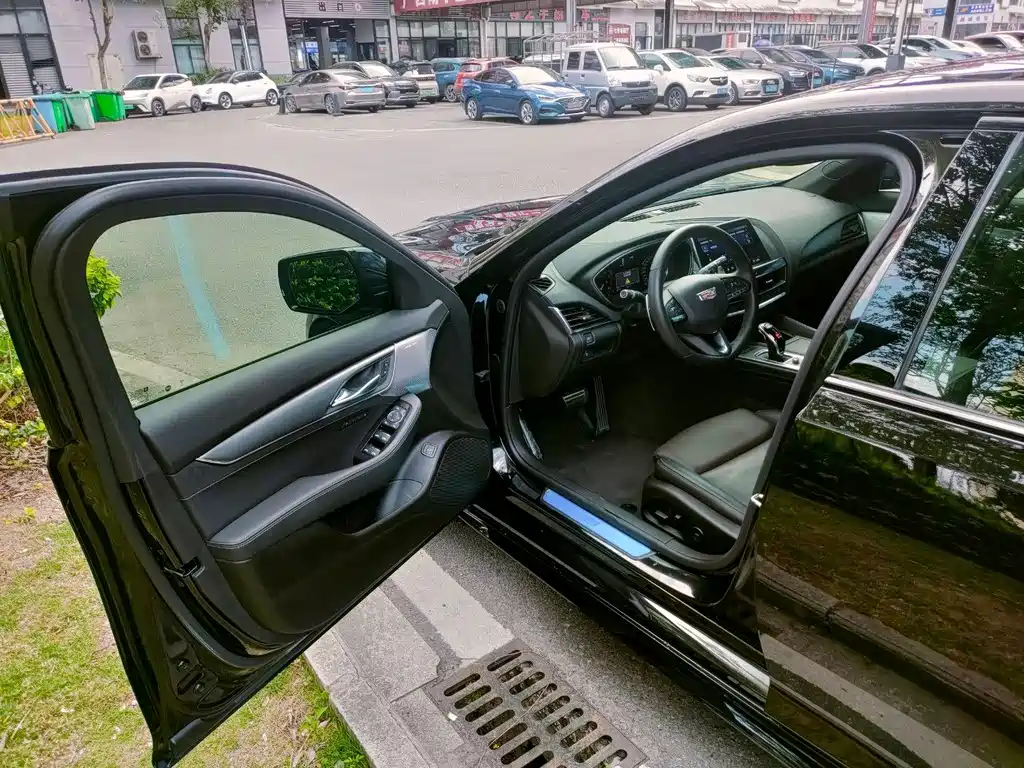 Cadillac CT5 — миниатюра 10
