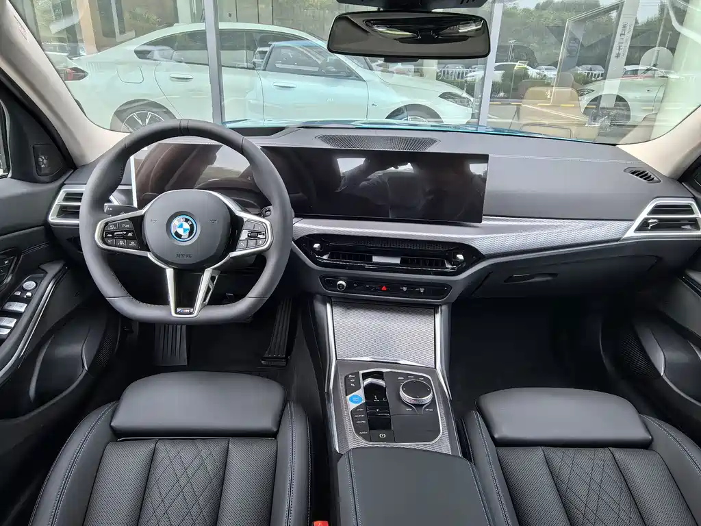 BMW i3 — миниатюра 8