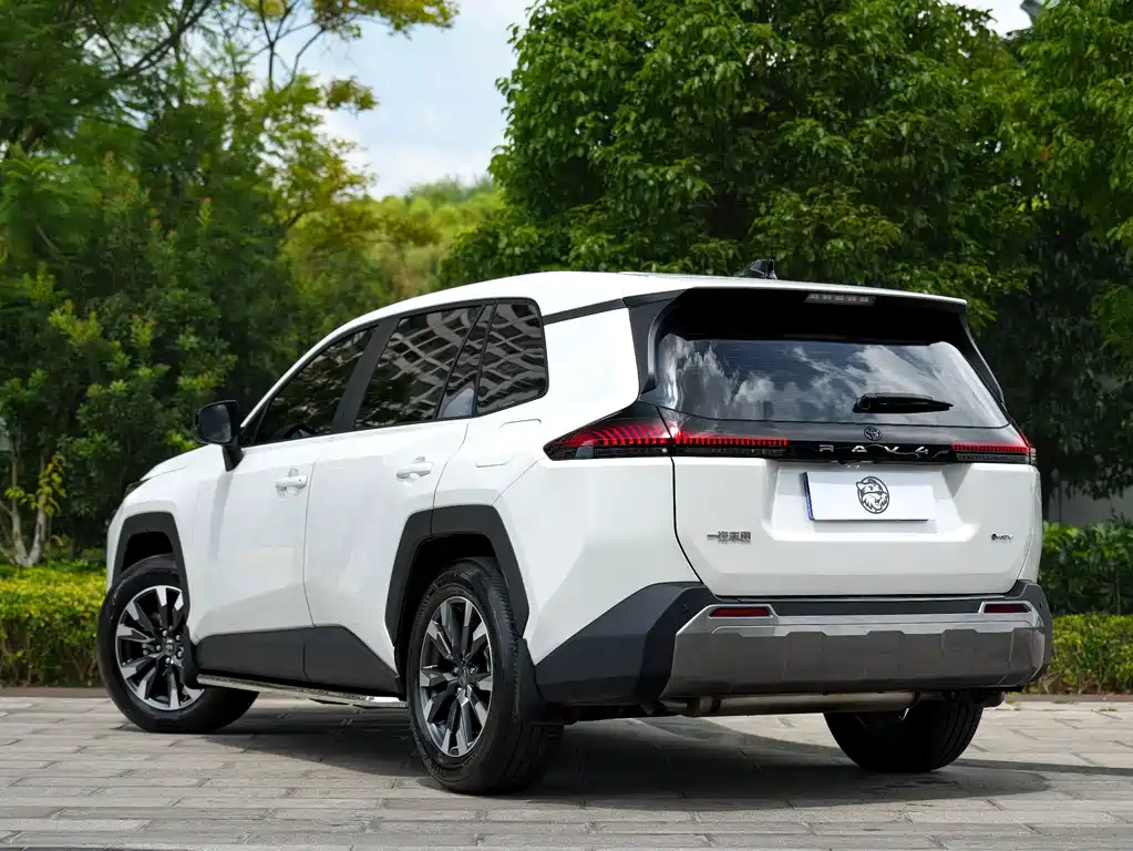 Toyota RAV4 — миниатюра 17