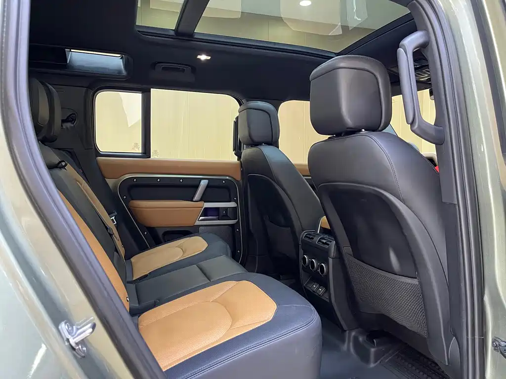 Land Rover Defender — миниатюра 15