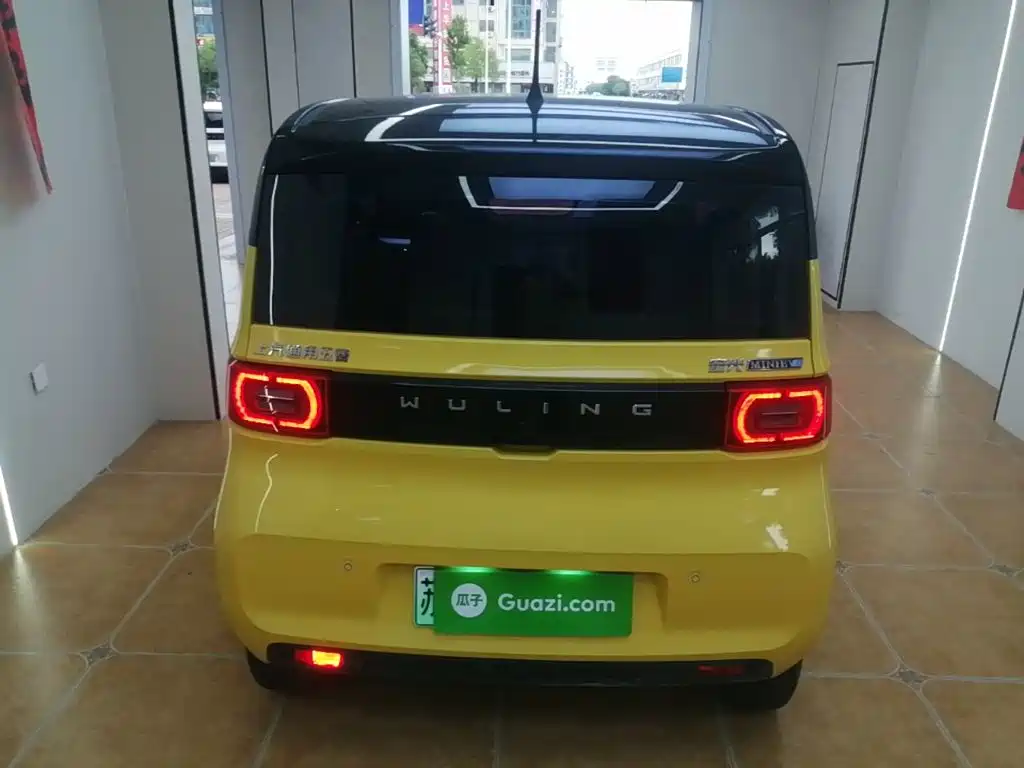 Wuling MINIEV — миниатюра 6