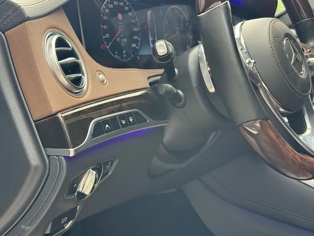 Mercedes-Benz S-Class — миниатюра 12