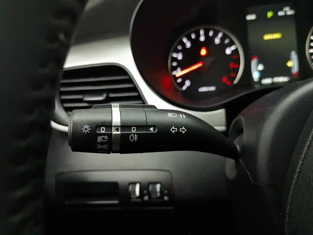 BYD MAX — миниатюра 21