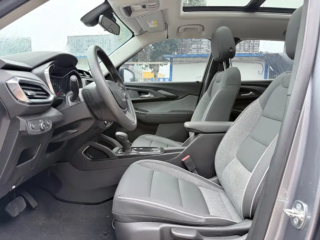 Chevrolet Tracker — миниатюра 10