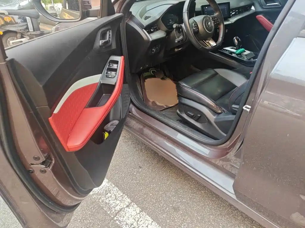 MG MG5 — миниатюра 14