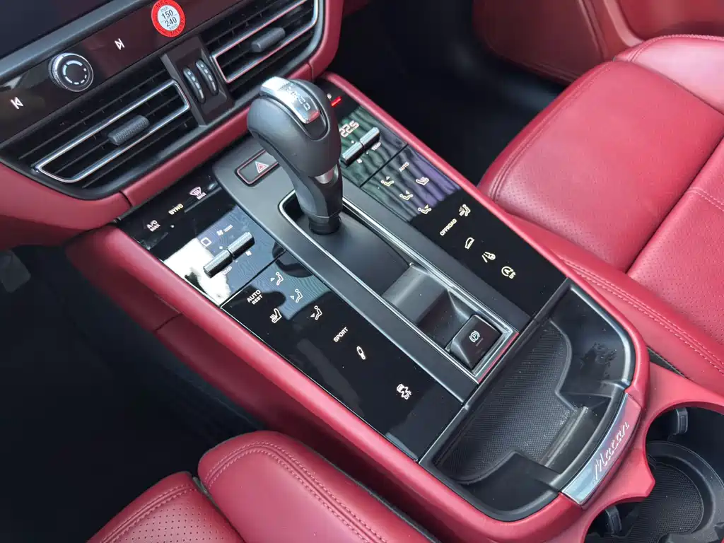 Porsche Macan — миниатюра 13