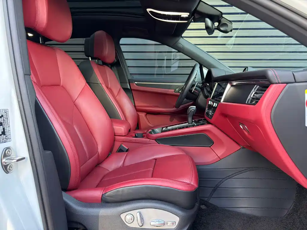Porsche Macan — миниатюра 9