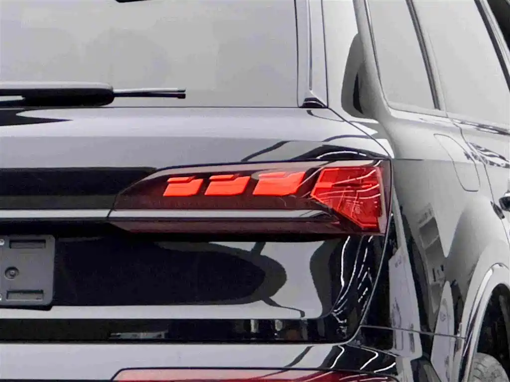 Audi SQ7 — миниатюра 6