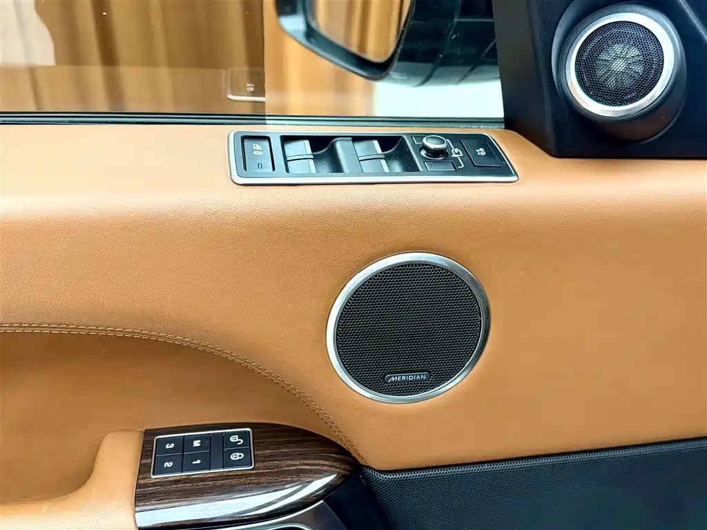 Land Rover Range Rover — миниатюра 14