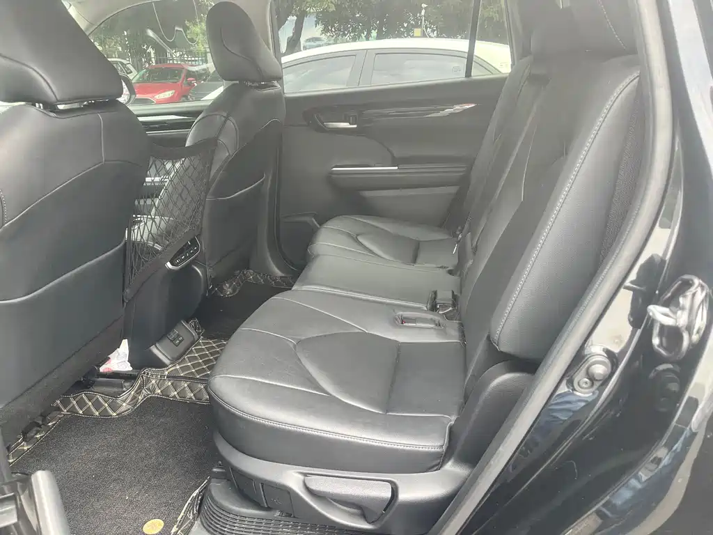Toyota Highlander — миниатюра 4