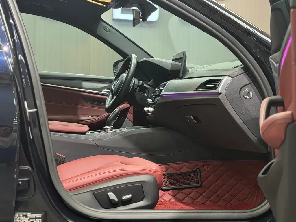 BMW 5 Series — миниатюра 18