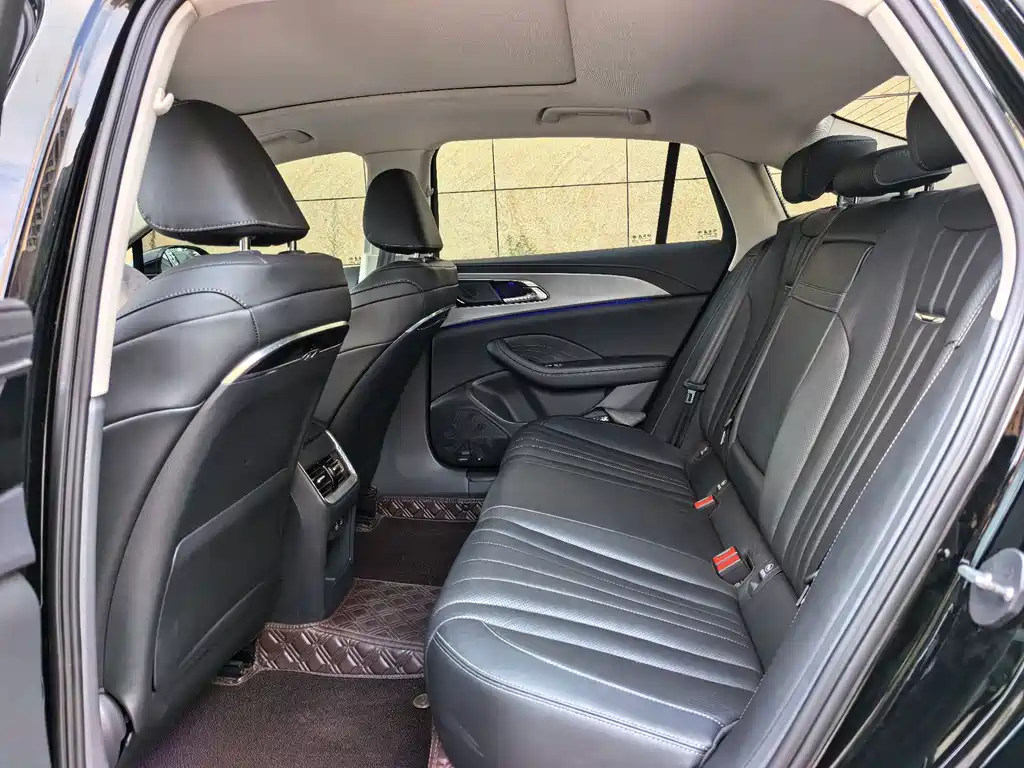 Hongqi Hongqi H5 — миниатюра 6