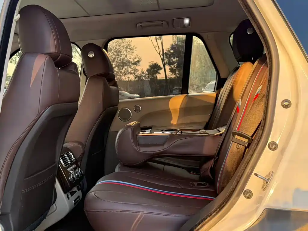 Land Rover Range Rover — миниатюра 20
