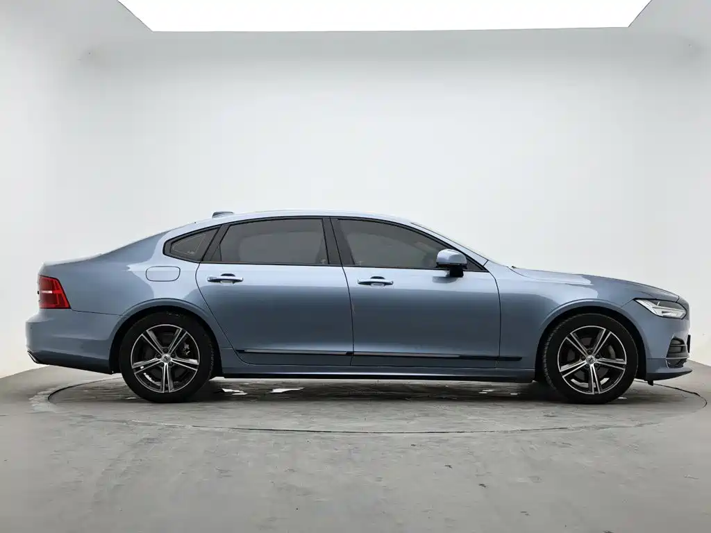 Volvo S90 — миниатюра 5