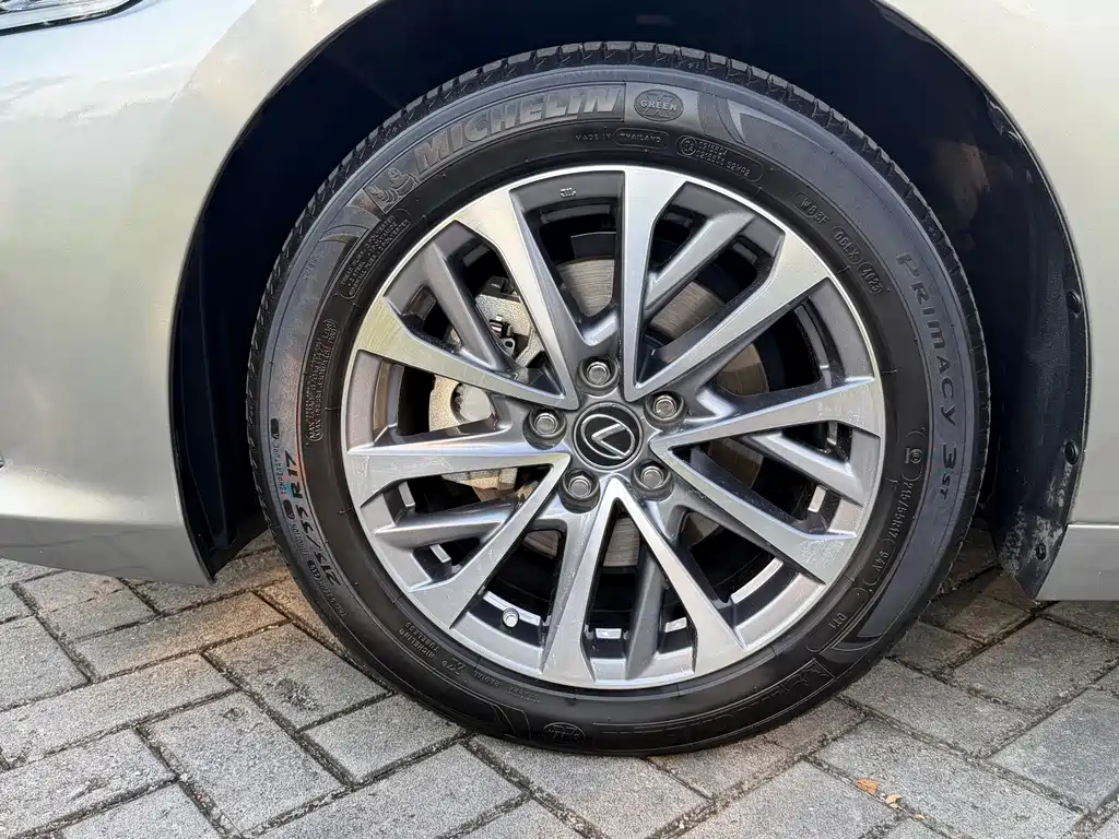 Lexus ES — миниатюра 21