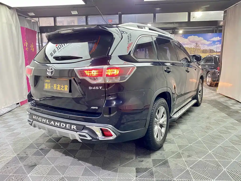 Toyota Highlander 2015 2.0T Elite 7 мест