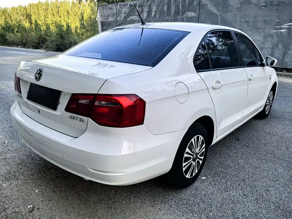 Volkswagen Jetta — миниатюра 13