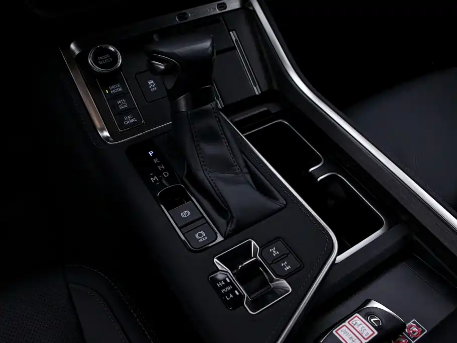 Lexus GX — миниатюра 10