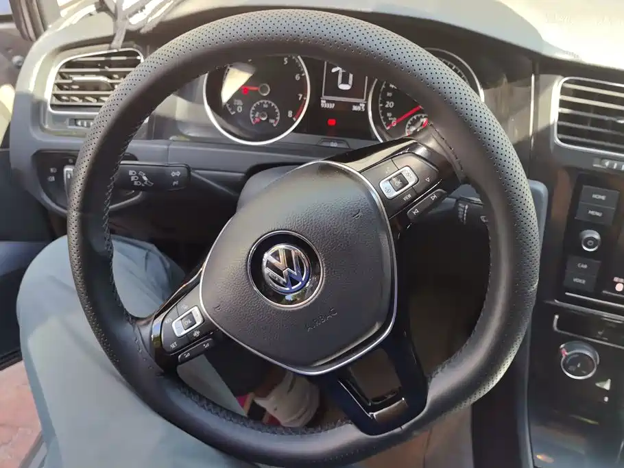 Volkswagen Golf — миниатюра 15