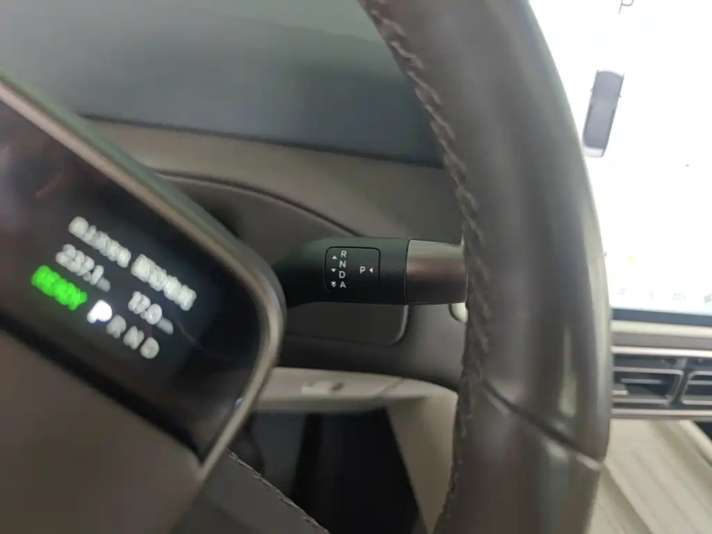 Li Auto Li MEGA — миниатюра 14