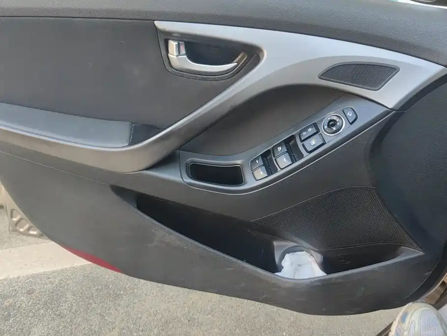 Hyundai Elantra Langdong — миниатюра 7