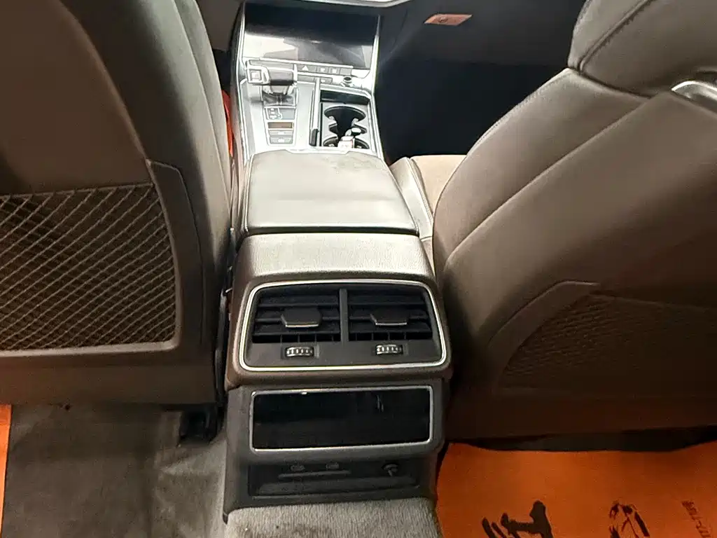 Audi A7L — миниатюра 9
