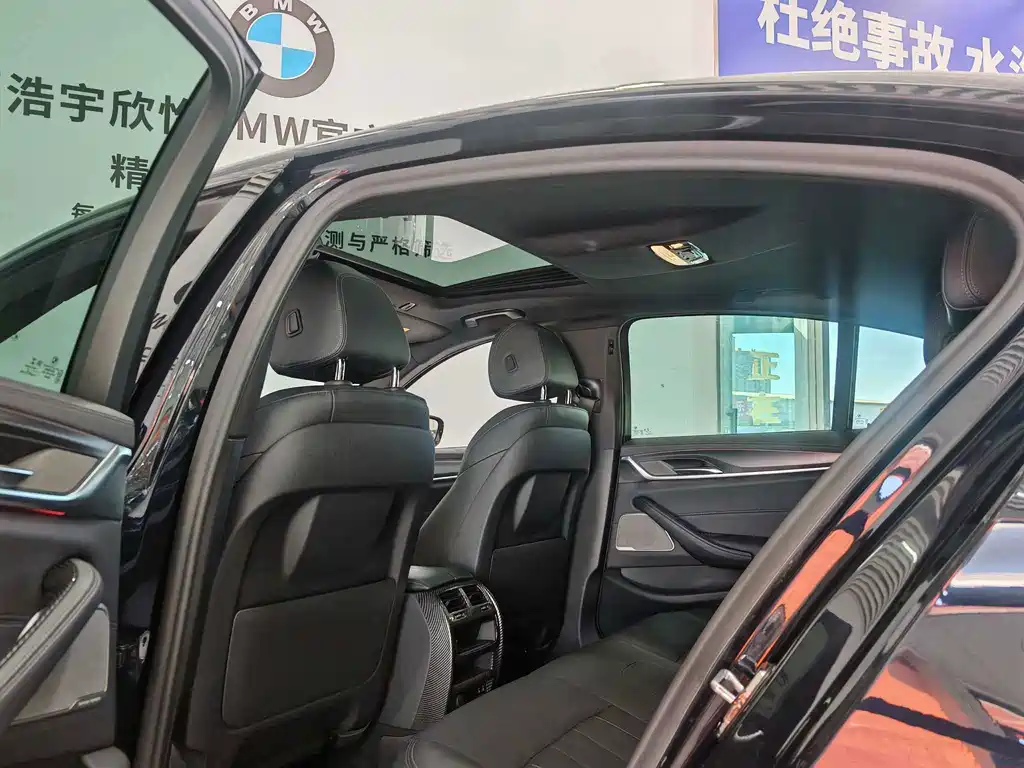 BMW 5 Series (Import) — миниатюра 13