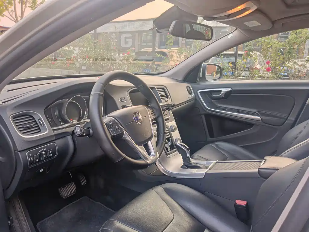 Volvo V60 — миниатюра 14